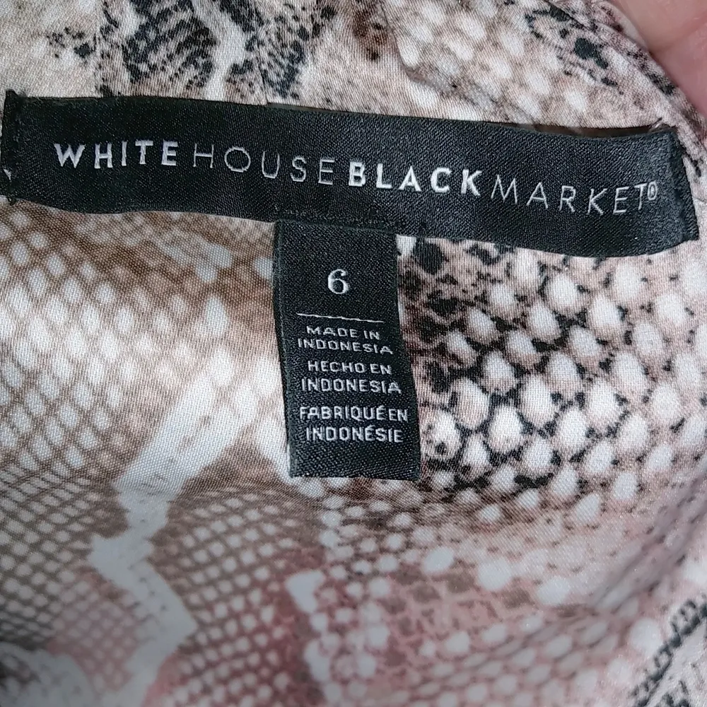 White House Black Market 6 Sleeveless Blush Snake Flowy Top - Image 7