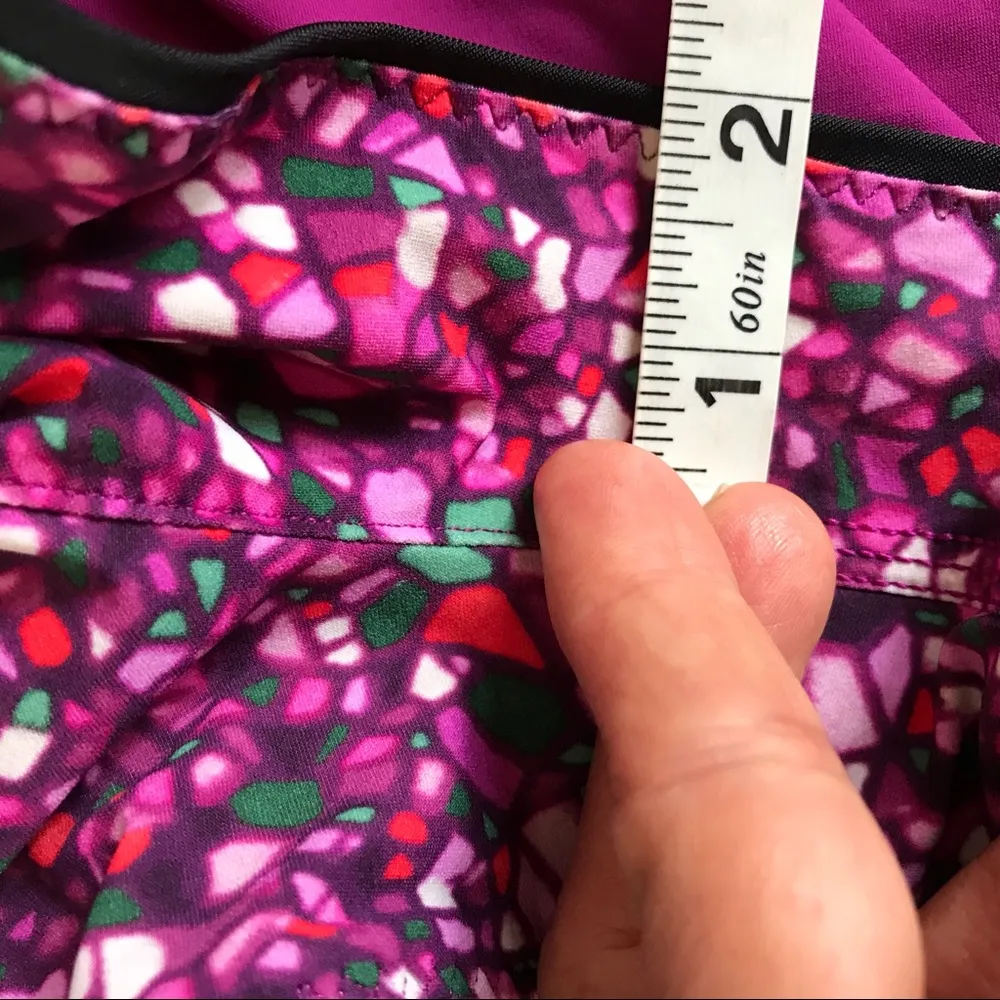 Lululemon 6 reversible shorts - Image 6