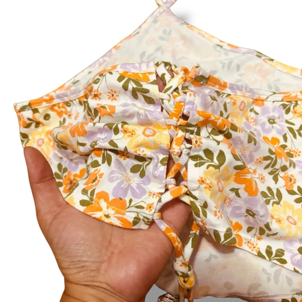 PacSun White Multicolor Floral Cropped Halter Top - Size Large - Image 3