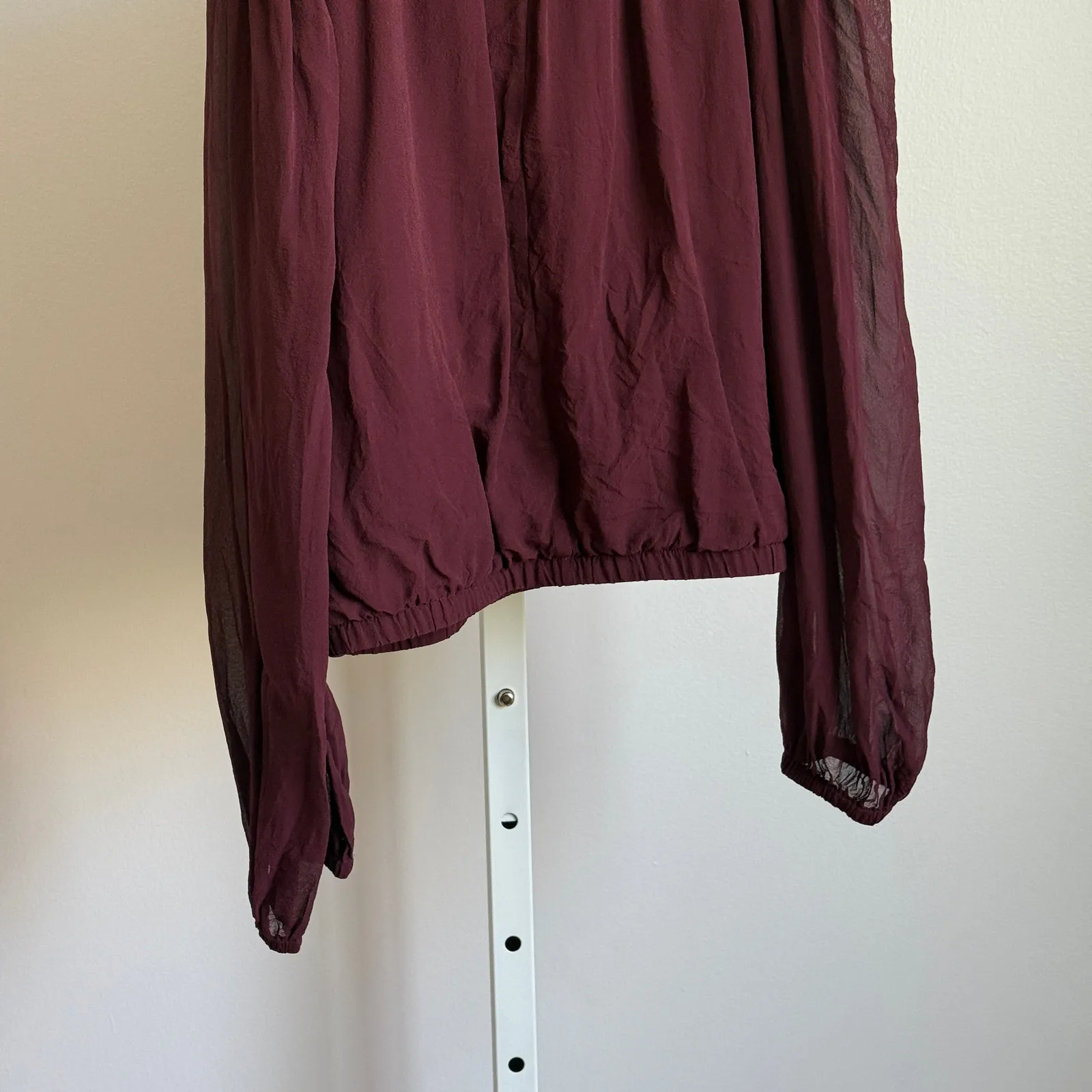 Guess by Marciano sz XS Burgundy Y2k fairy cottage‎ 100% Silk Top - Image 8