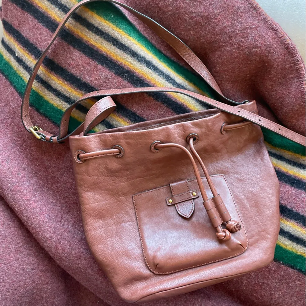 Frye Olivia Bucket Bag Drawstring Shoulder or Crossbody in Cognac leather - Image 2