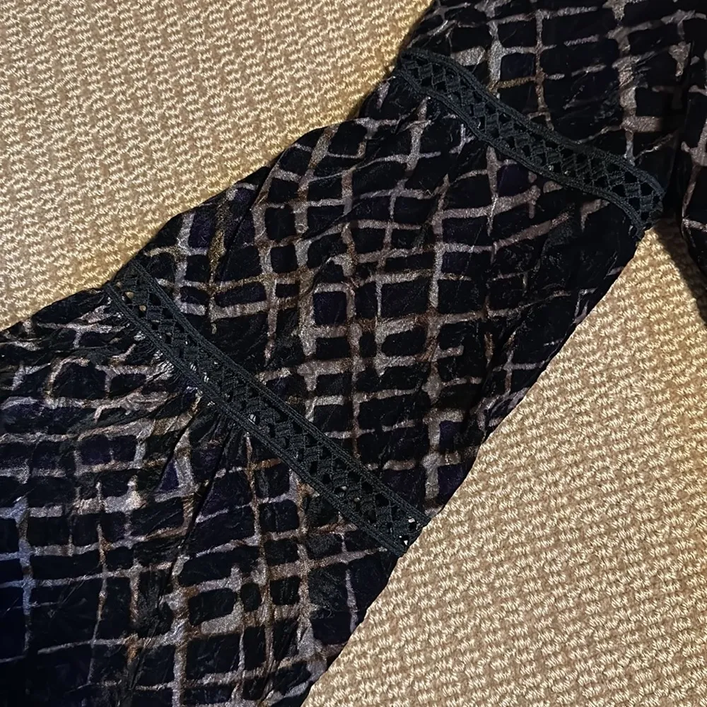 Laundry Shelli Segal size 10 cut velvet lined dress scoop back full sleeve nwt - Image 2