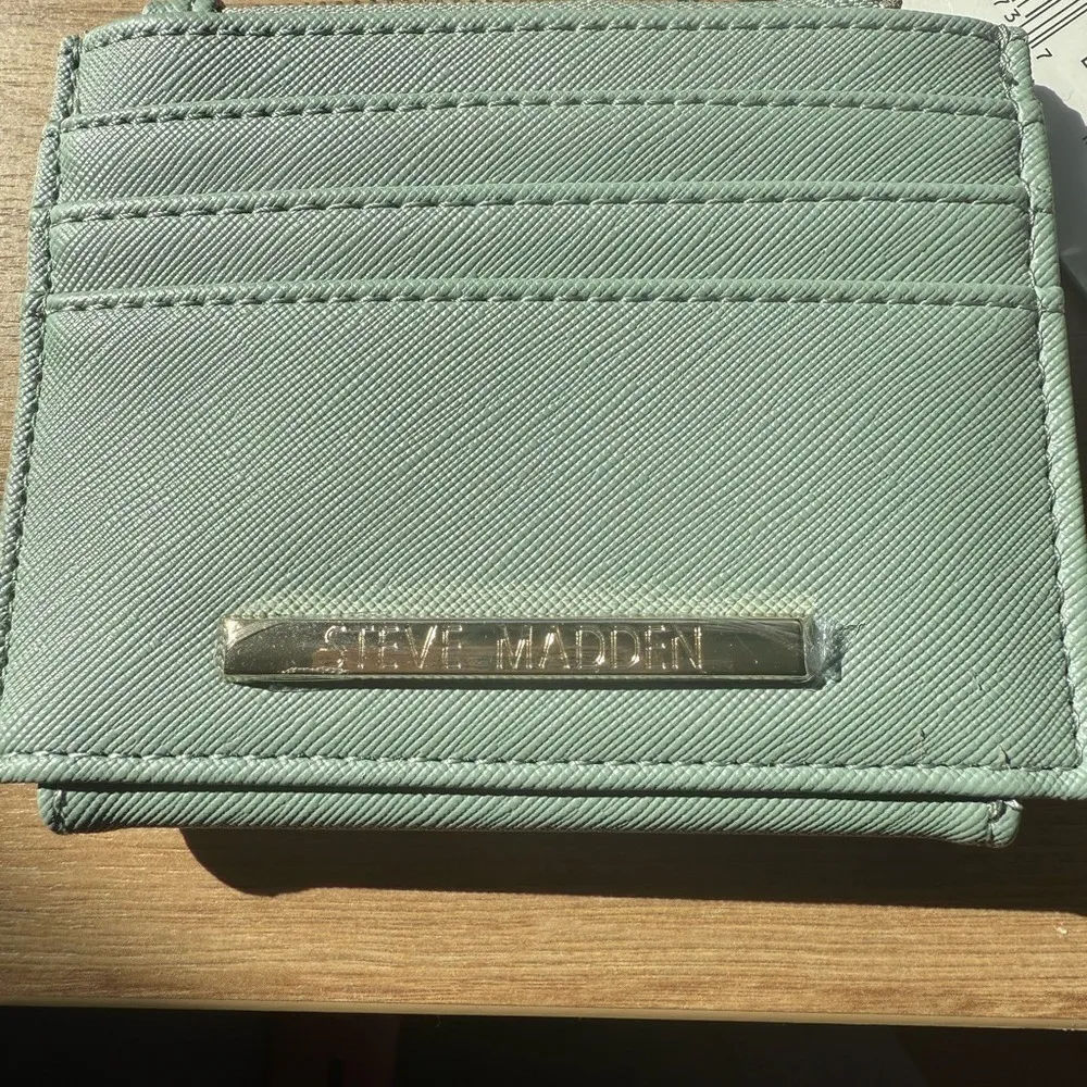 Steve‎ Madden Bhayden Card Case Sage Green Textured Zip Around Wallet - Image 5