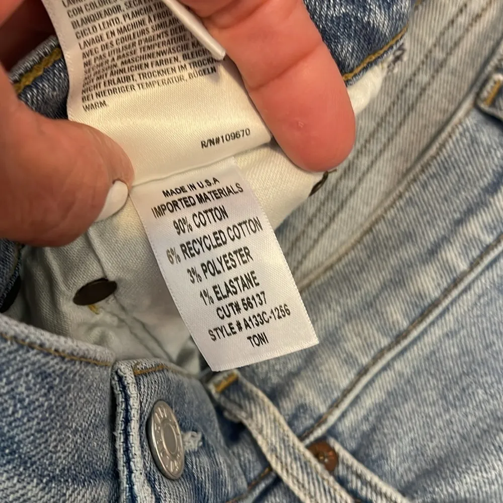 AGOLDE DISTRESSED TO I JEANS SIZE 26 - Image 3