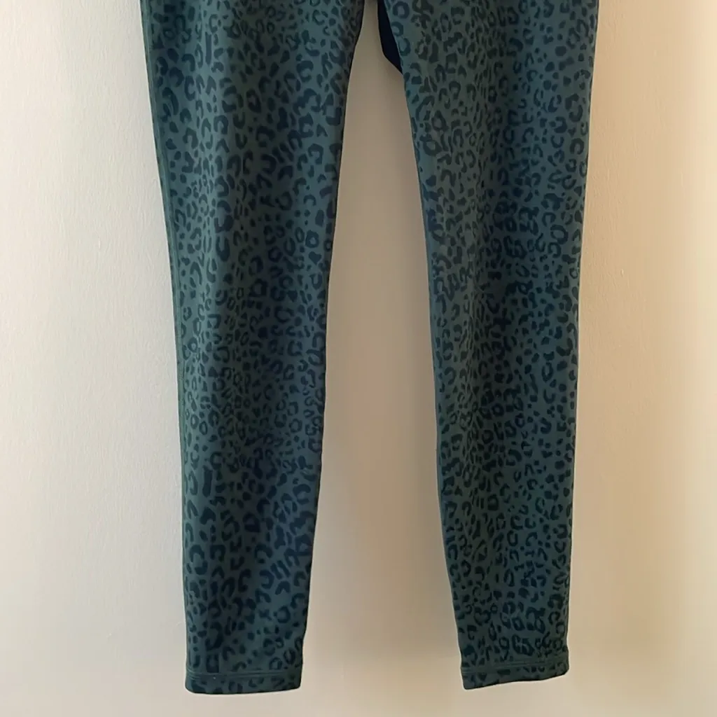 GAP GapFit High Rise Blackout Ribbed Full Length Leggings Olive Green Leopard M - Image 10