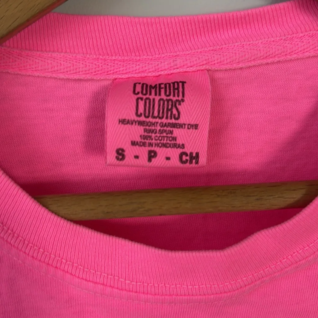 Comfort Colors Neon Pink Just Mom It Cheetah Long Sleeve T-Shirt - Image 2