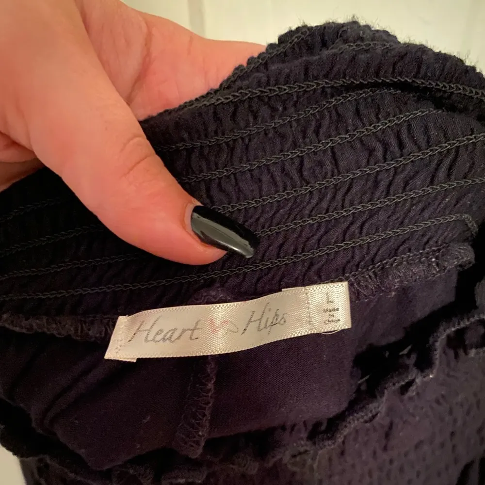 heart & hips off the shoulder top - Image 3