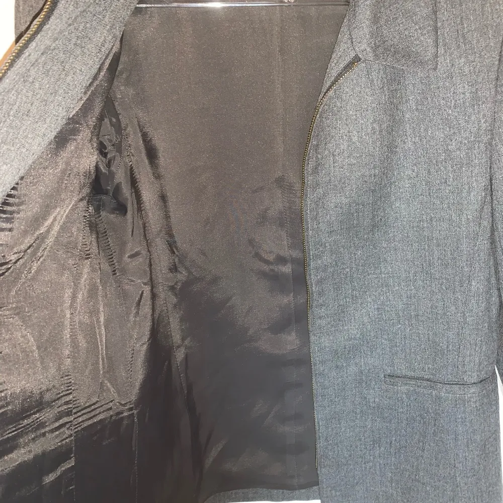 Andrea Viccaro grey wool jacket. Size 8 - Image 3