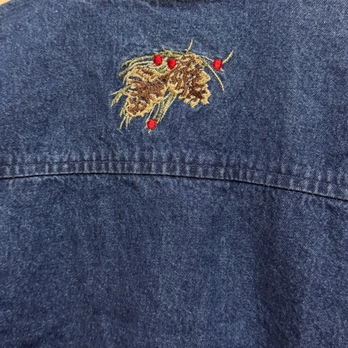 North Crest Womens Denim Jacket Blue Embroidered Pinecone Red Berries XL - Image 6