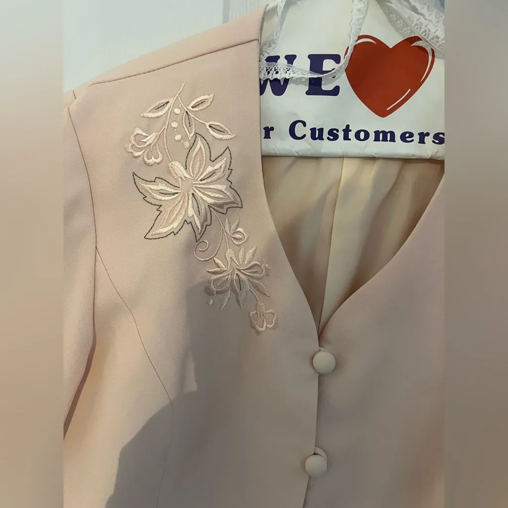 Elegant Women's Light Pink Set Size 14 - Image 2