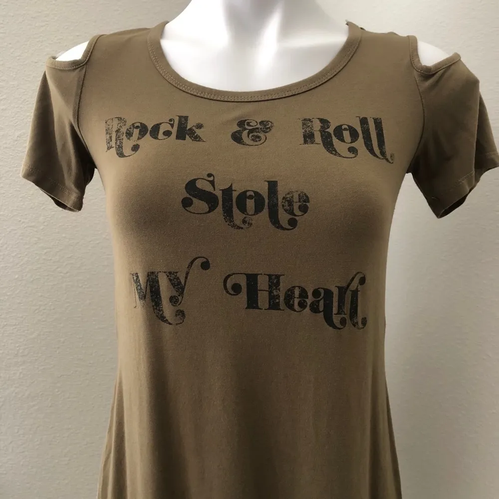 H.I.P. Women’s Cutout Shoulder Top Size S - Image 3