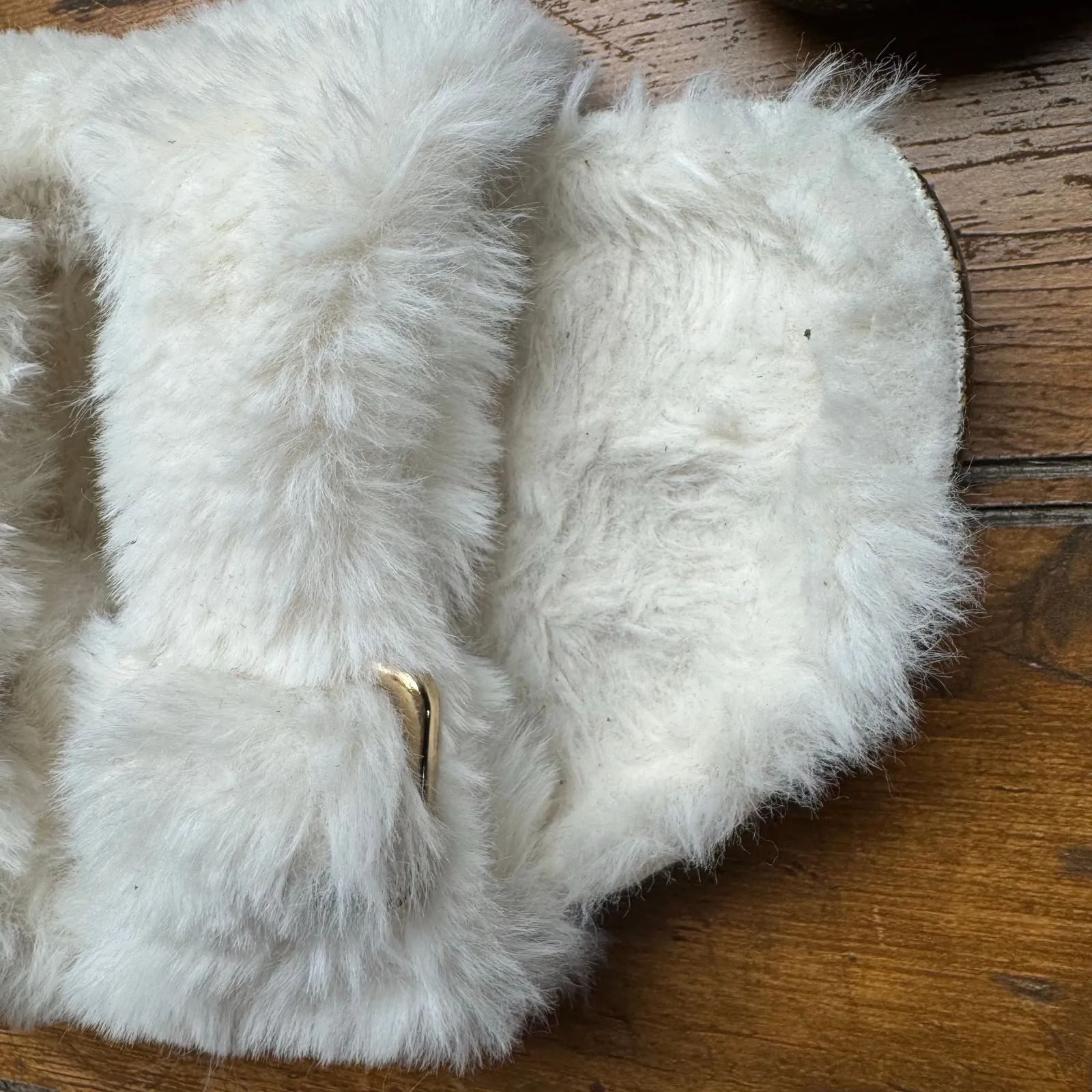 Slide with two straps,‎ buckles and faux fur White Size 7.5 - Image 6