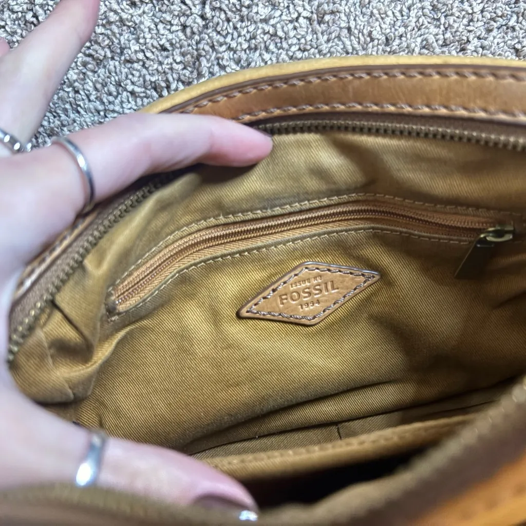 Fossil  Leather Crossbody Bag - Image 6