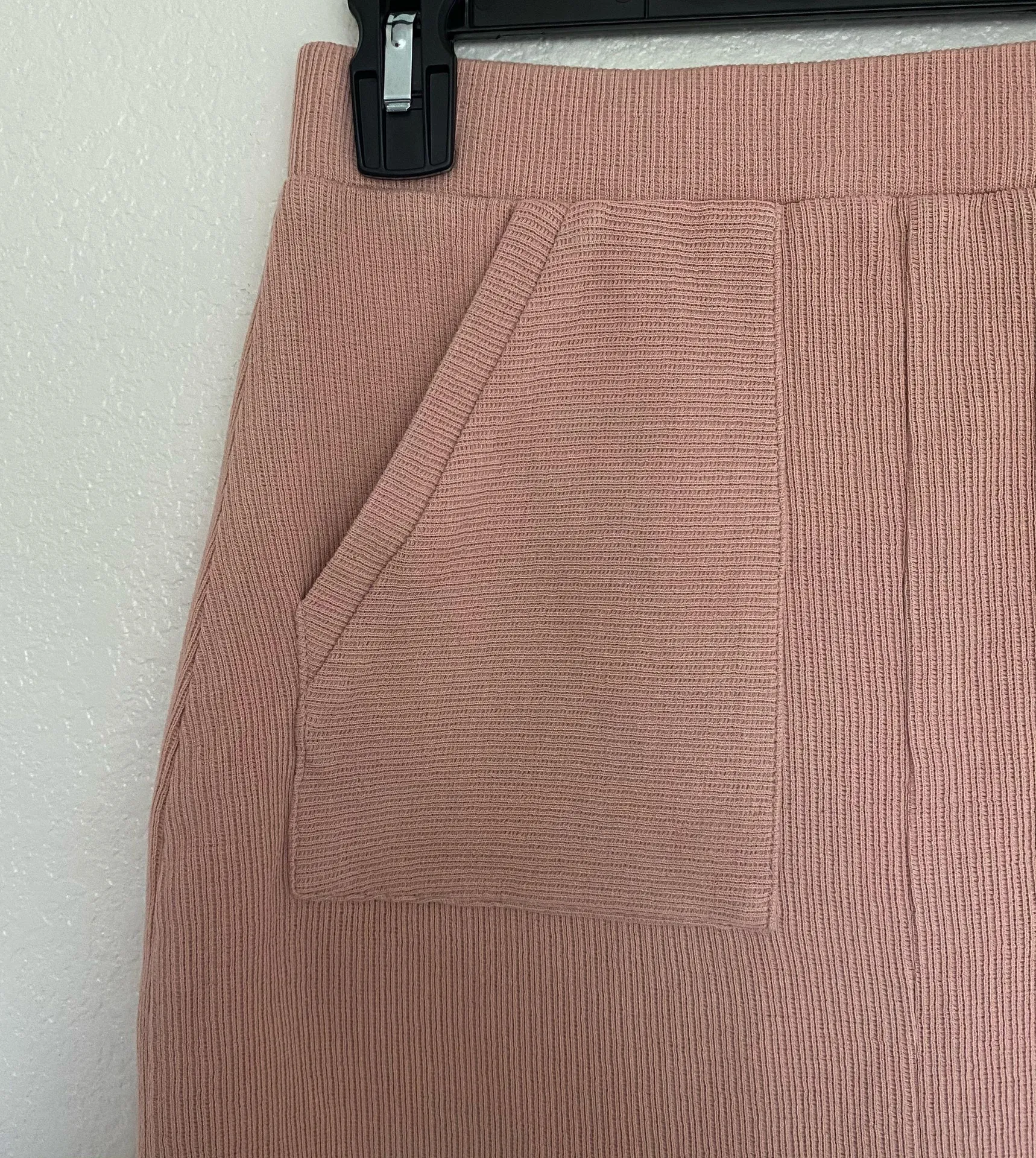 J.O.A. LA pink knit skirt size medium - Image 4