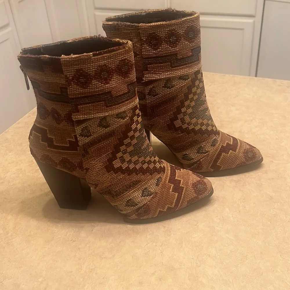 REVOLVE Kelsi Dagger Zidane Tapestry woven heeled Boots Aztec size 7.5 western - Image 3