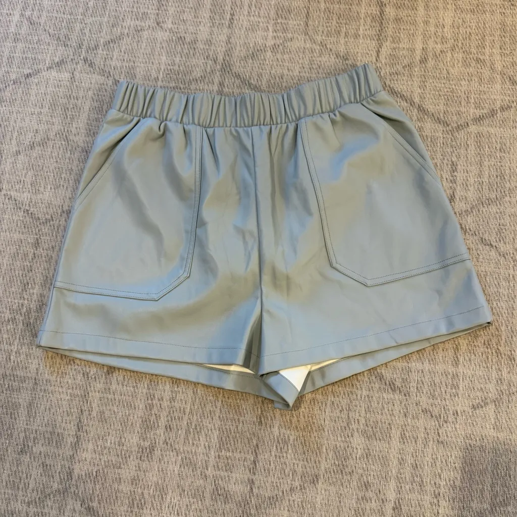 Steve Madden Faux The Record Faux Leather Shorts Womens High Waist Gray Shorts L - Image 2