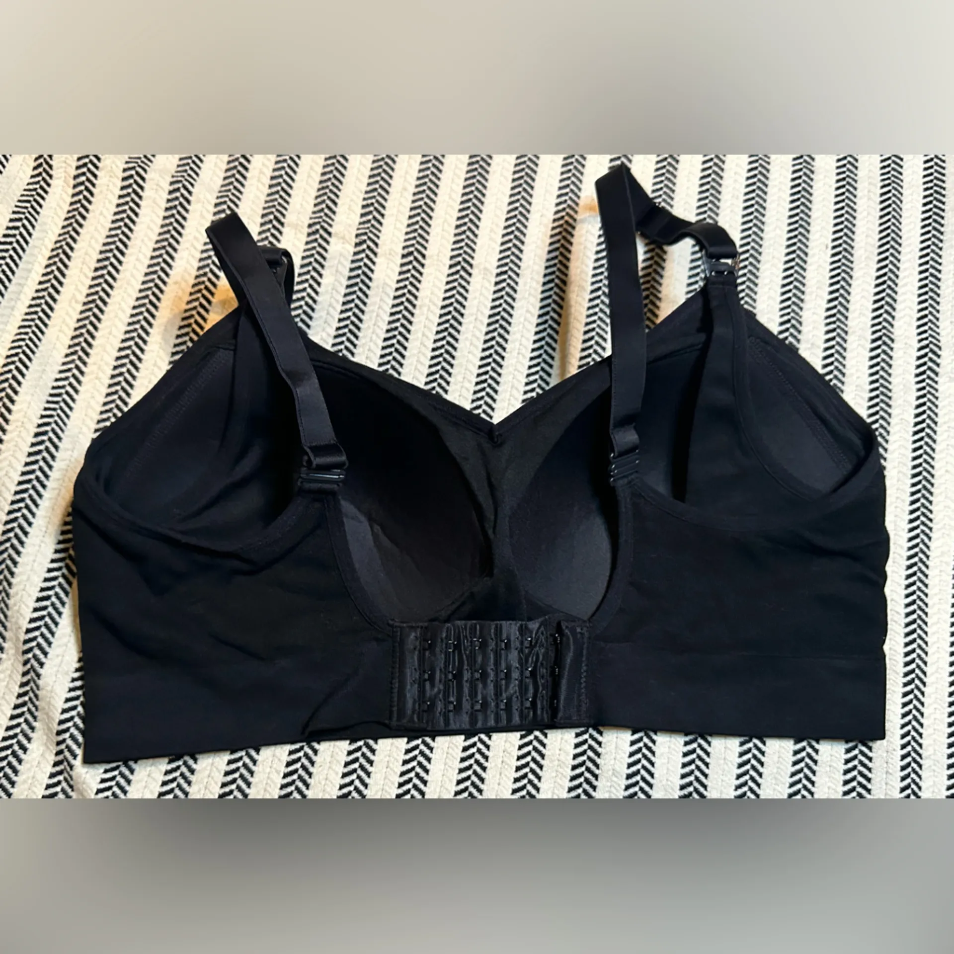 Auden Breastfeeding Midnight Black Wireless Bra Size M - Image 3