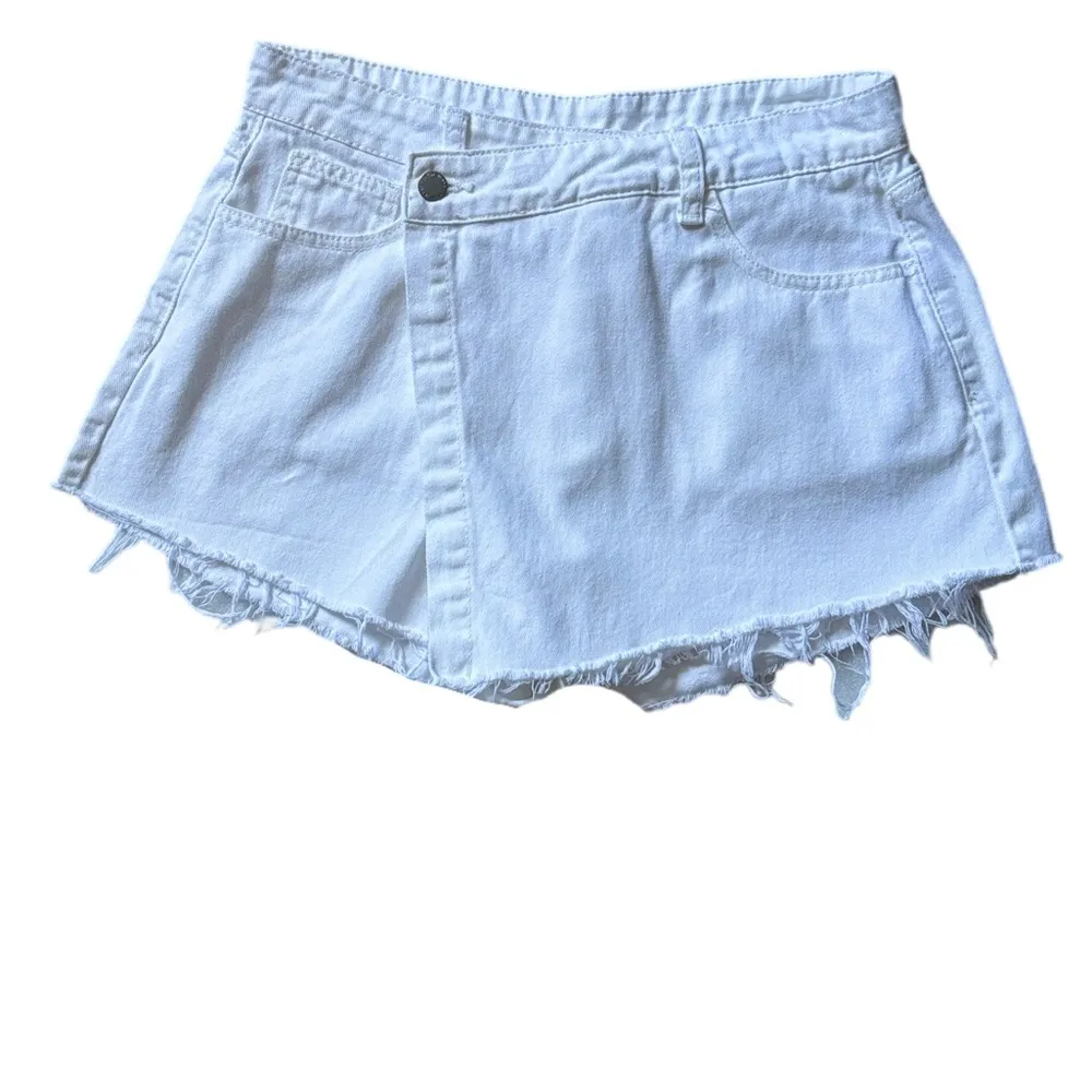 Shein Frayed Asymmetrical White Denim Skort - Image 3