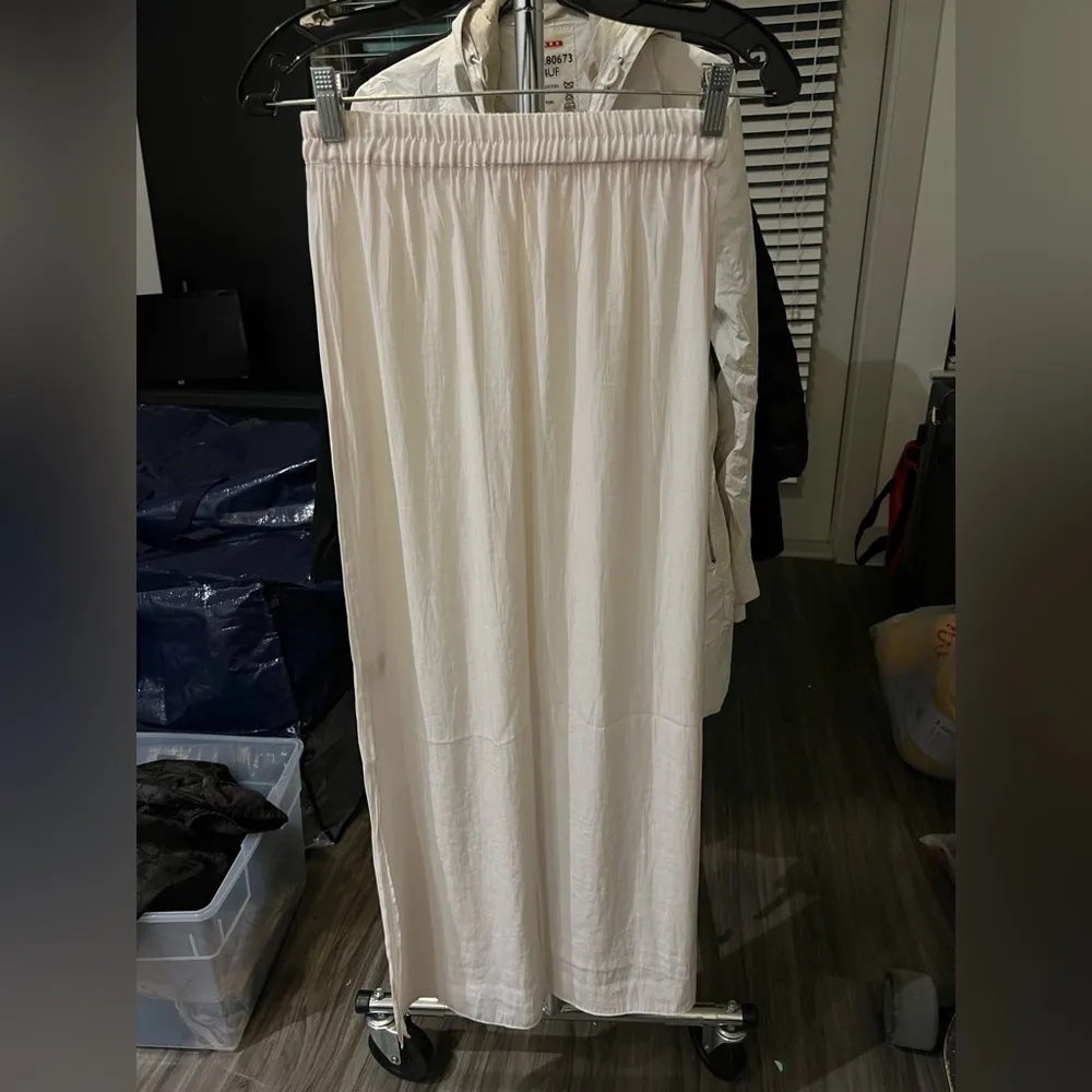 American Vintage Elegant Cream Maxi Skirt - Image 4