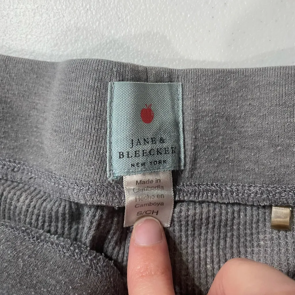 Thermal grey and white pants small - Image 4