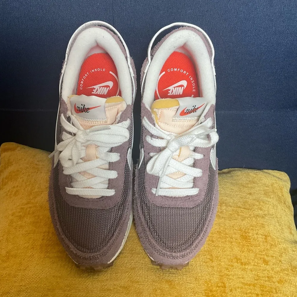 Nike Waffle Debut Vintage Plum Eclipse size 6 - Image 3