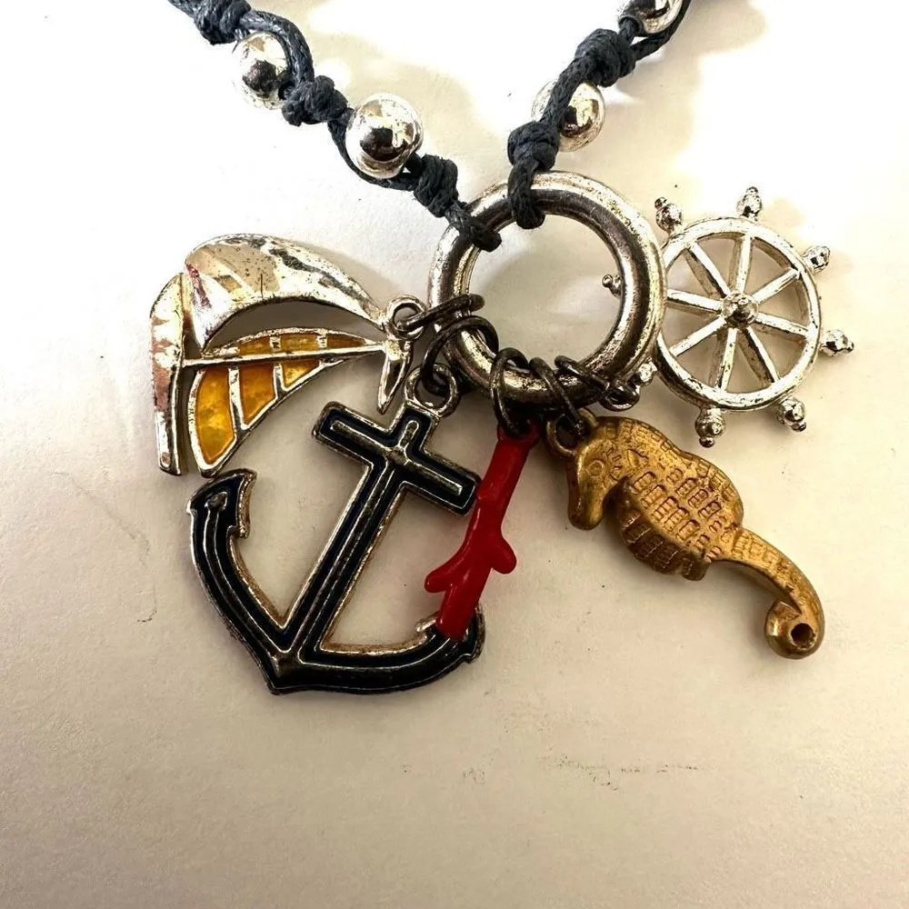 Avon vintage nautical charm Necklace - Image 8