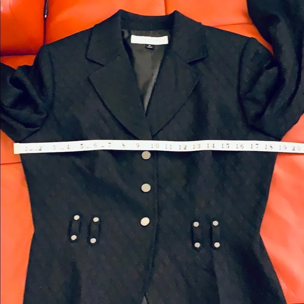 Tahari Arthur S. Levine Cropped Belted Jacket. - Image 6