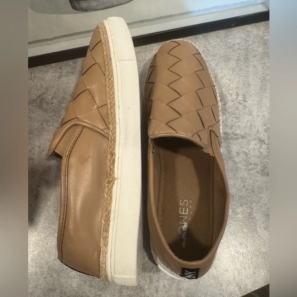 COPY - Jones New York Women's Brown Slip-On Comfort Shoes, Size 8. - Image 3