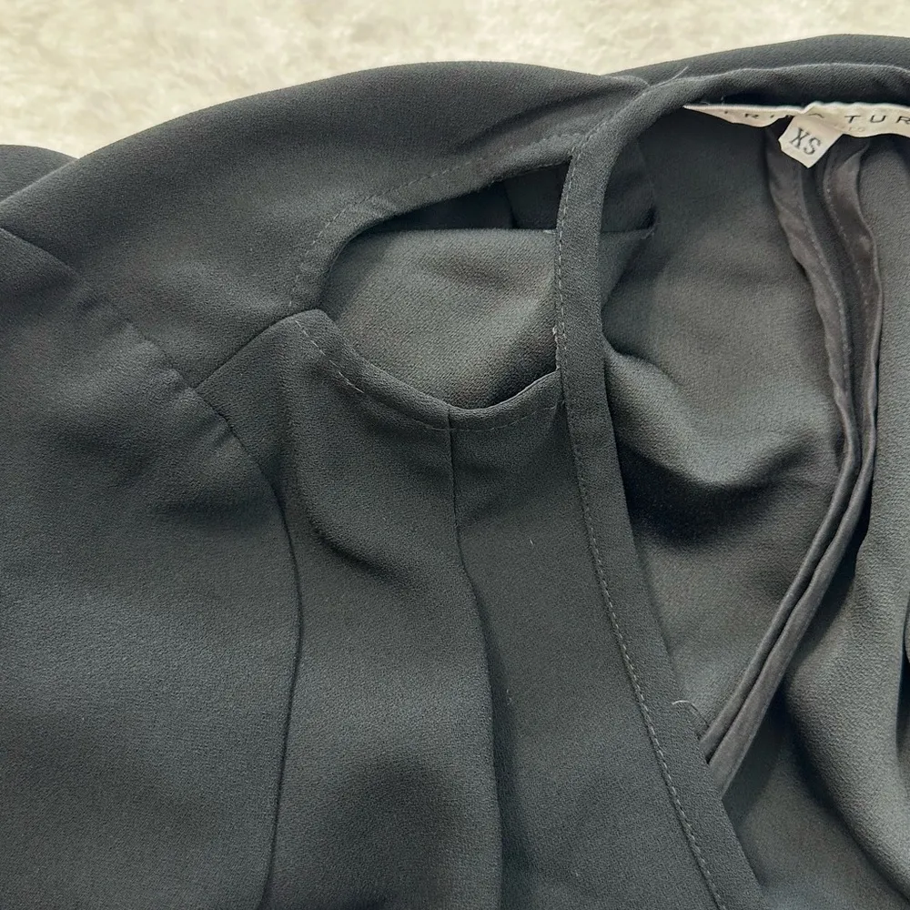 Trina Turk Floramaria Cut-out Shoulder Black Short Sleeve Boxy Blouse - Image 10