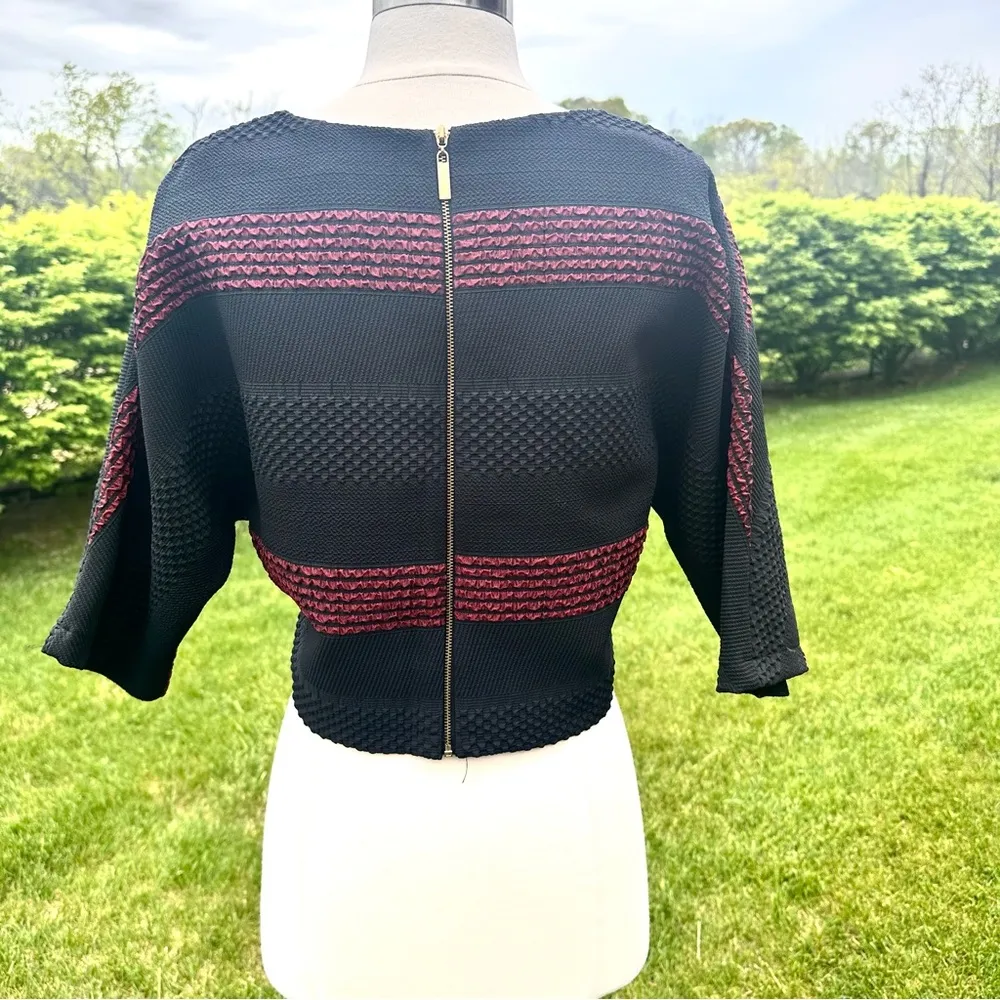 Tugce & Ece Collection Black & Red Textured Short Top Size L - Image 11