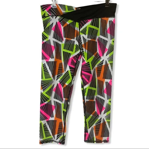 Fabletics neon shape crop legging crossover waist - Image 5
