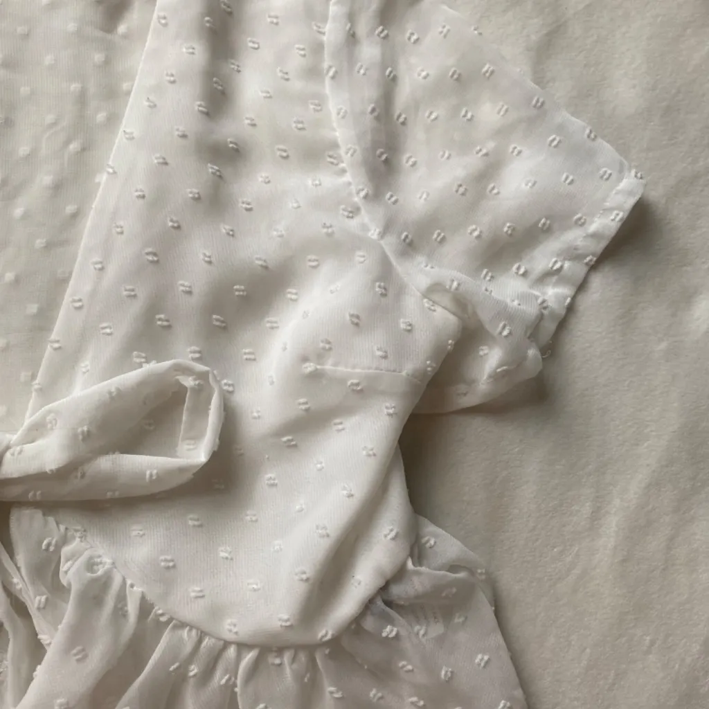 white sheer polka dot ruffle bow top Size L - Image 4