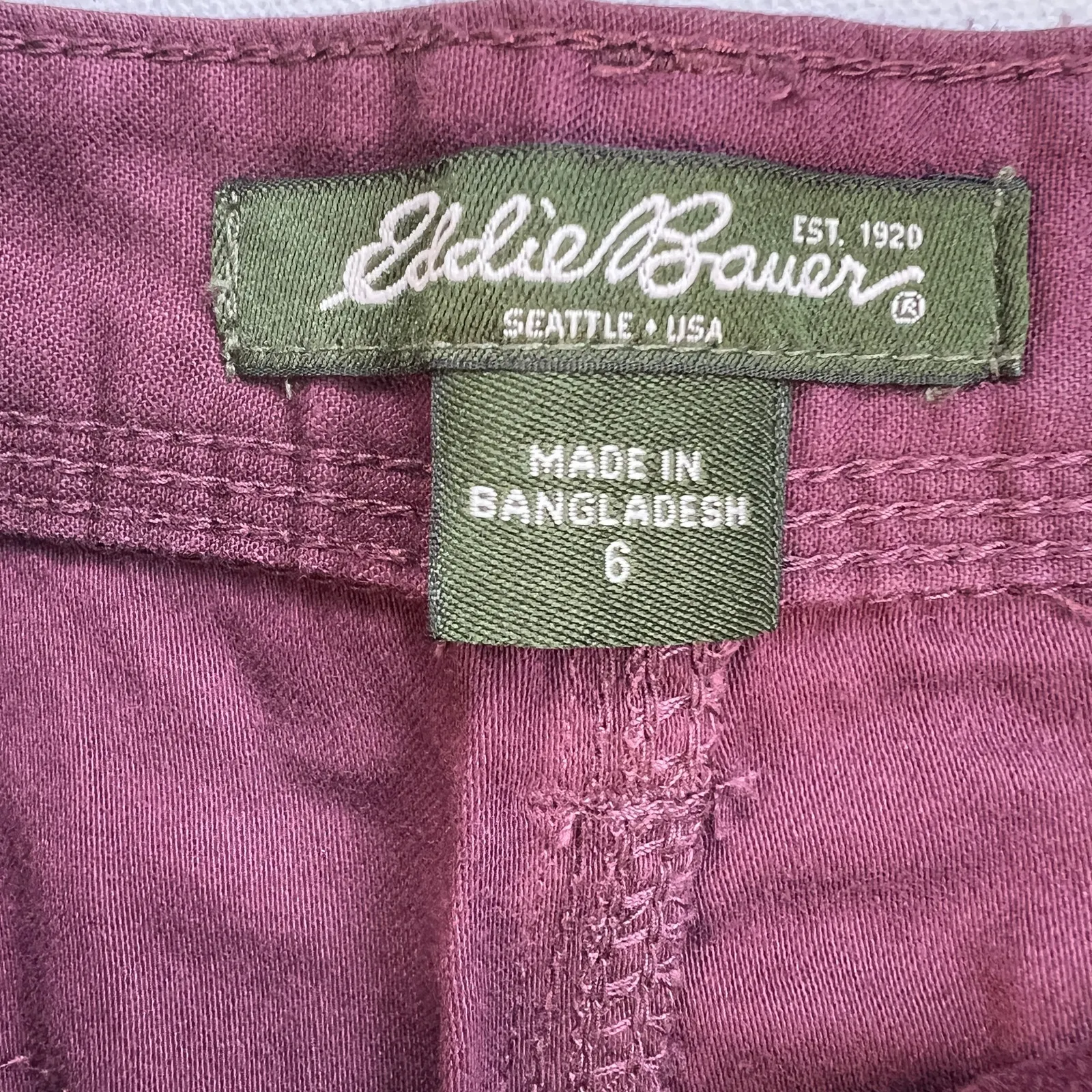 Eddie Bauer 100% Cotton Hiking Cargo Shorts Mid Rise 10” Inseam Plum Size 6 - Image 2