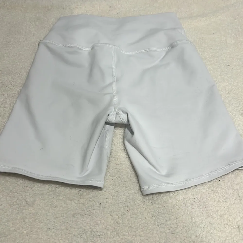 Alo Bike Short Size S - Image 4