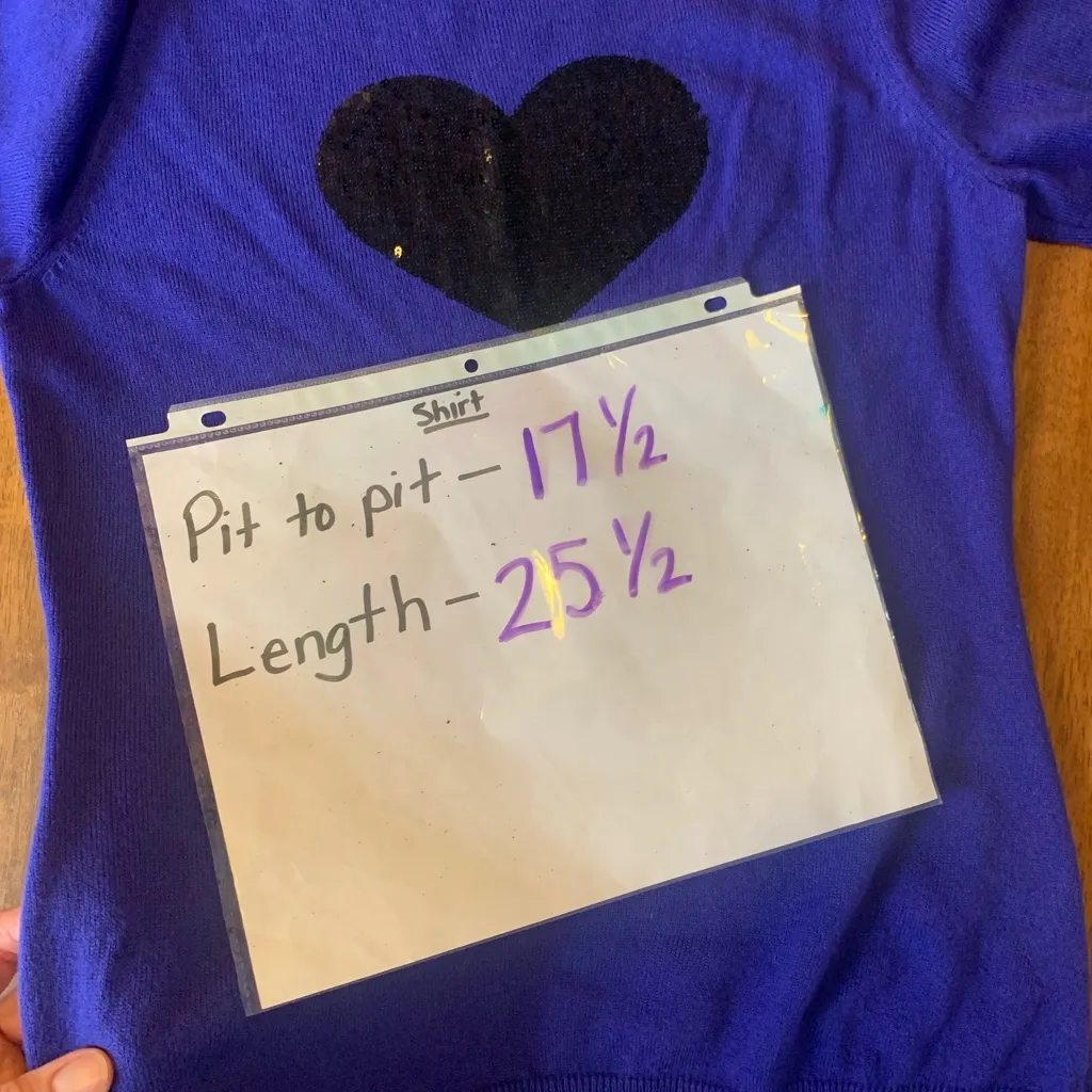 New York & Company Violet Sweater with Black Heart Design Blue Size M - Image 5