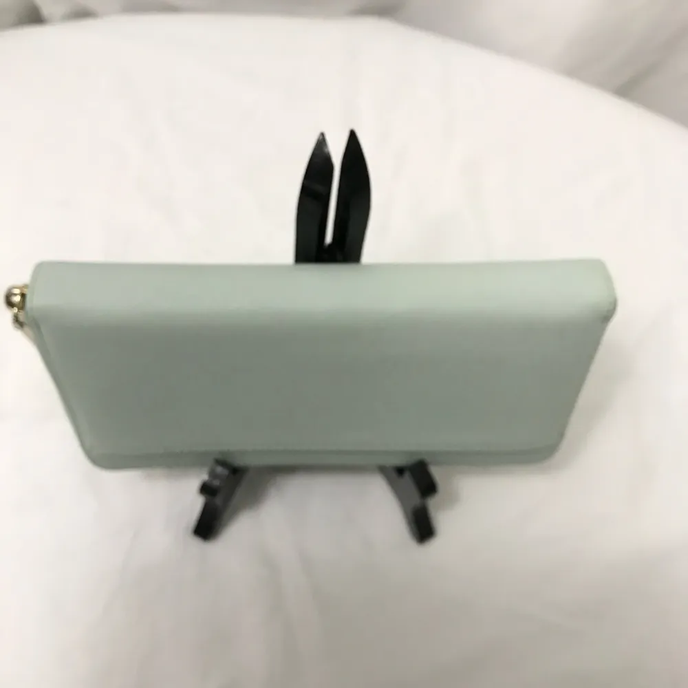 Kate Spade Light/Mint Green Full Zip Long Wallet EUC - Image 6
