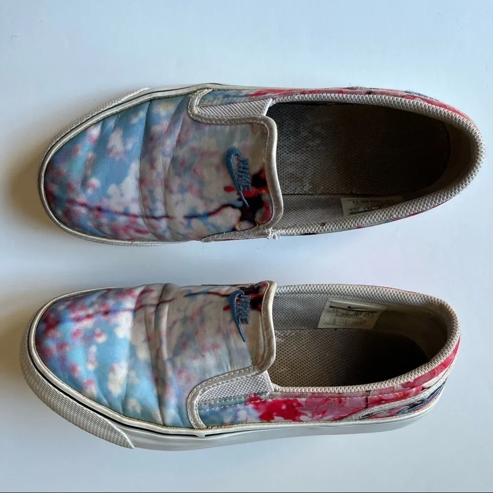 NIKE Cherry Blossom Toki Slip-On Sneakers - Image 10