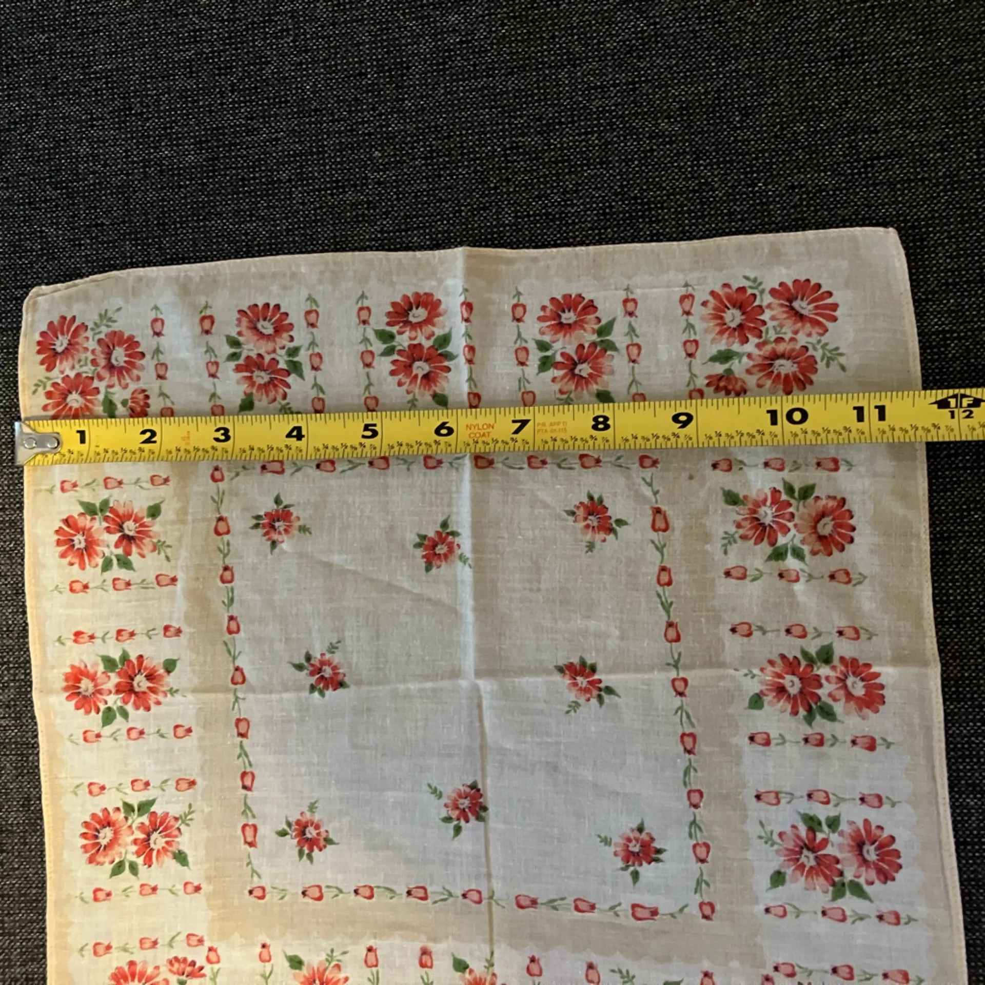 1950s Red and White Daisies Hankie Handkerchief All Cotton 11x11.5" - Image 4