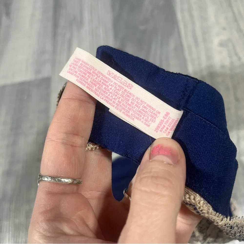 Victoria’s Secret Dream Angels Elegant Gold Lace Trim Navy Blue Bra; 38C - Image 5