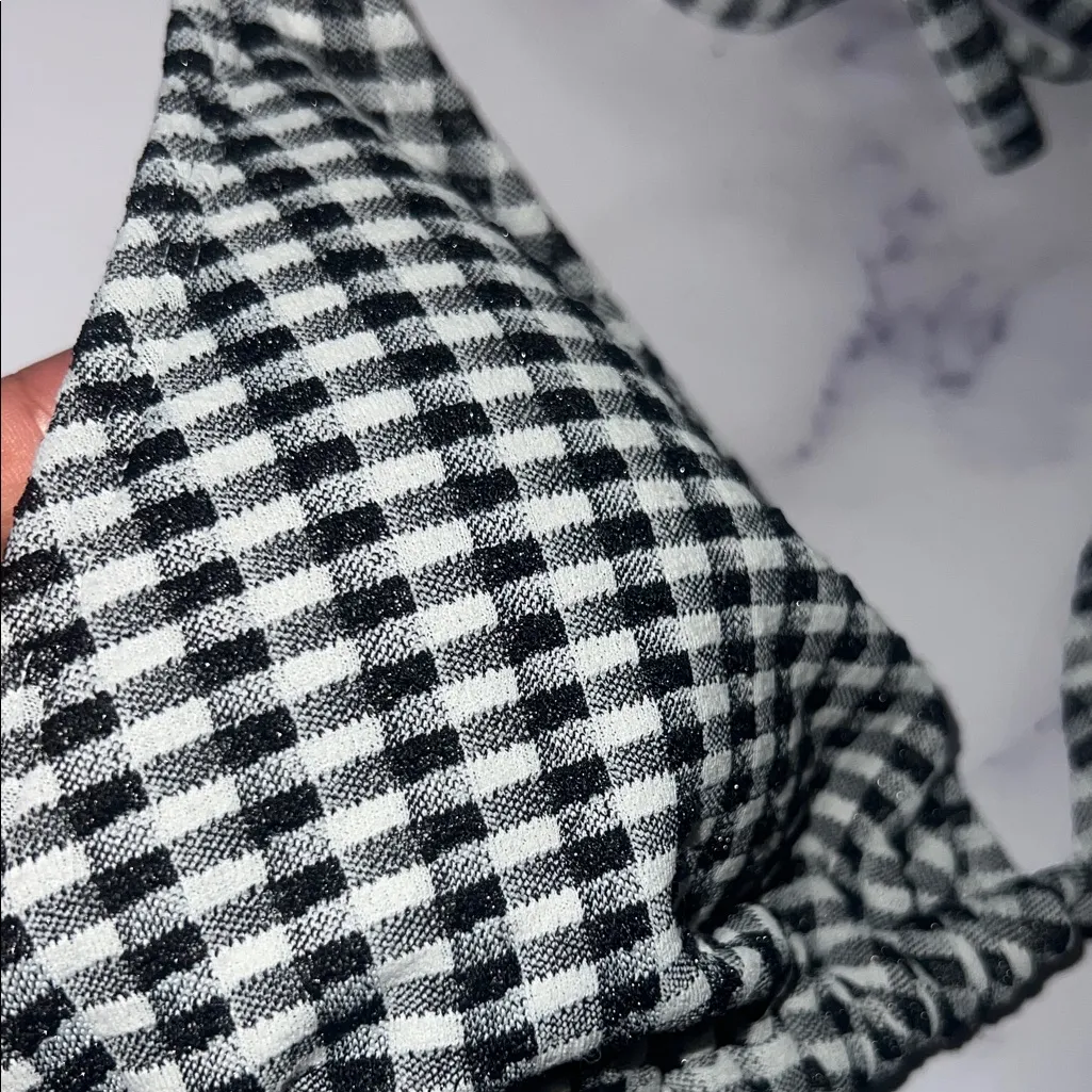 Wild Fable Women's Sparkle Gingham Texture Triangle bikini top Medium - Image 3