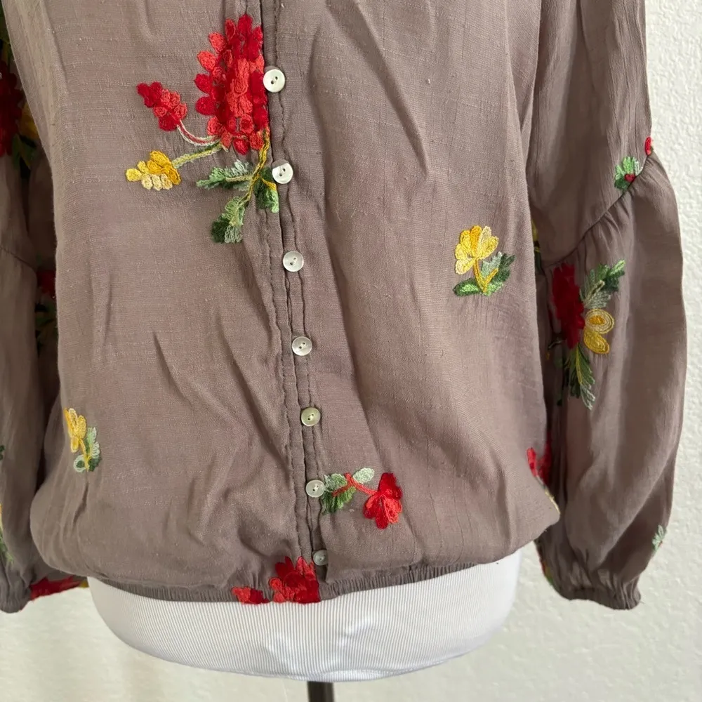 Fig and Flower Anthropologie Taupe Blouse with Vibrant Floral Embroidery Tan Size M - Image 6