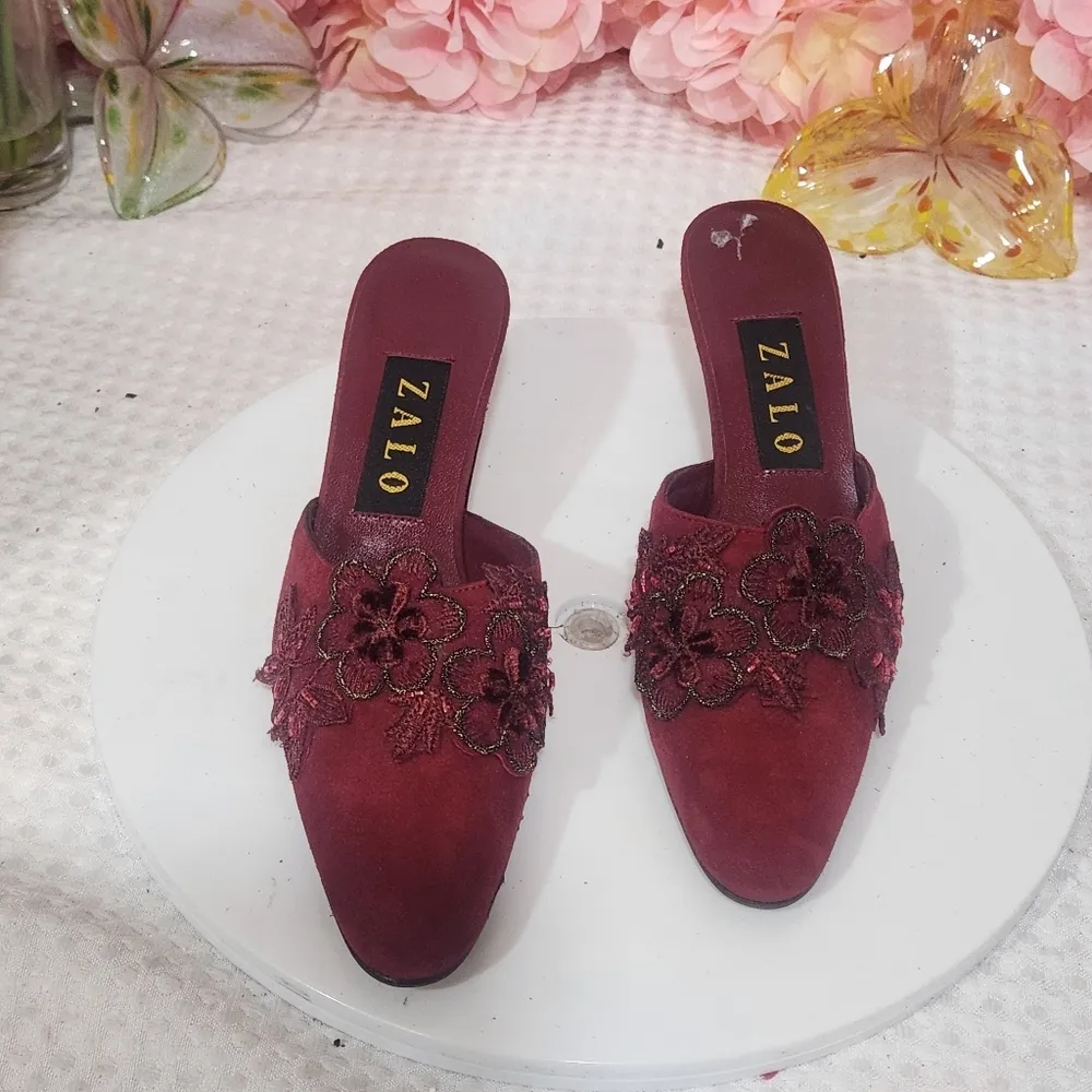 ZALO Vintage Floral Beaded Red Suede Kitten Heel Slip On Size 6M - Image 9