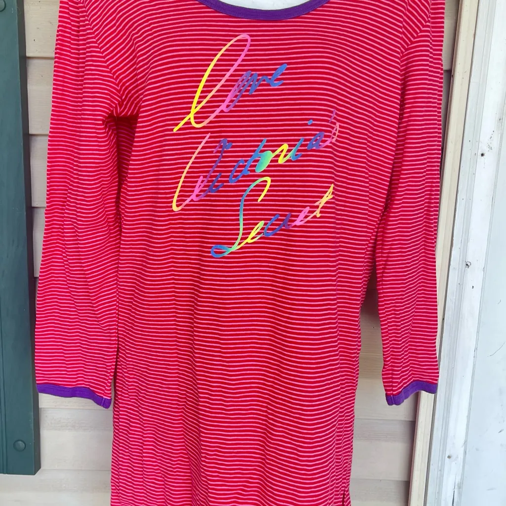 Vintage Victoria's Secret Red Long Sleeve Night Shirt Women’ - Image 2