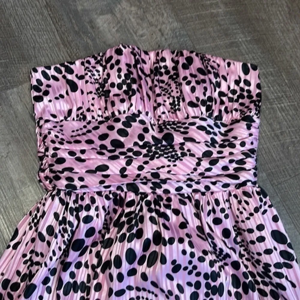 Rubber Ducky productions Inc Pink and black Bubble strapless dress - Image 2