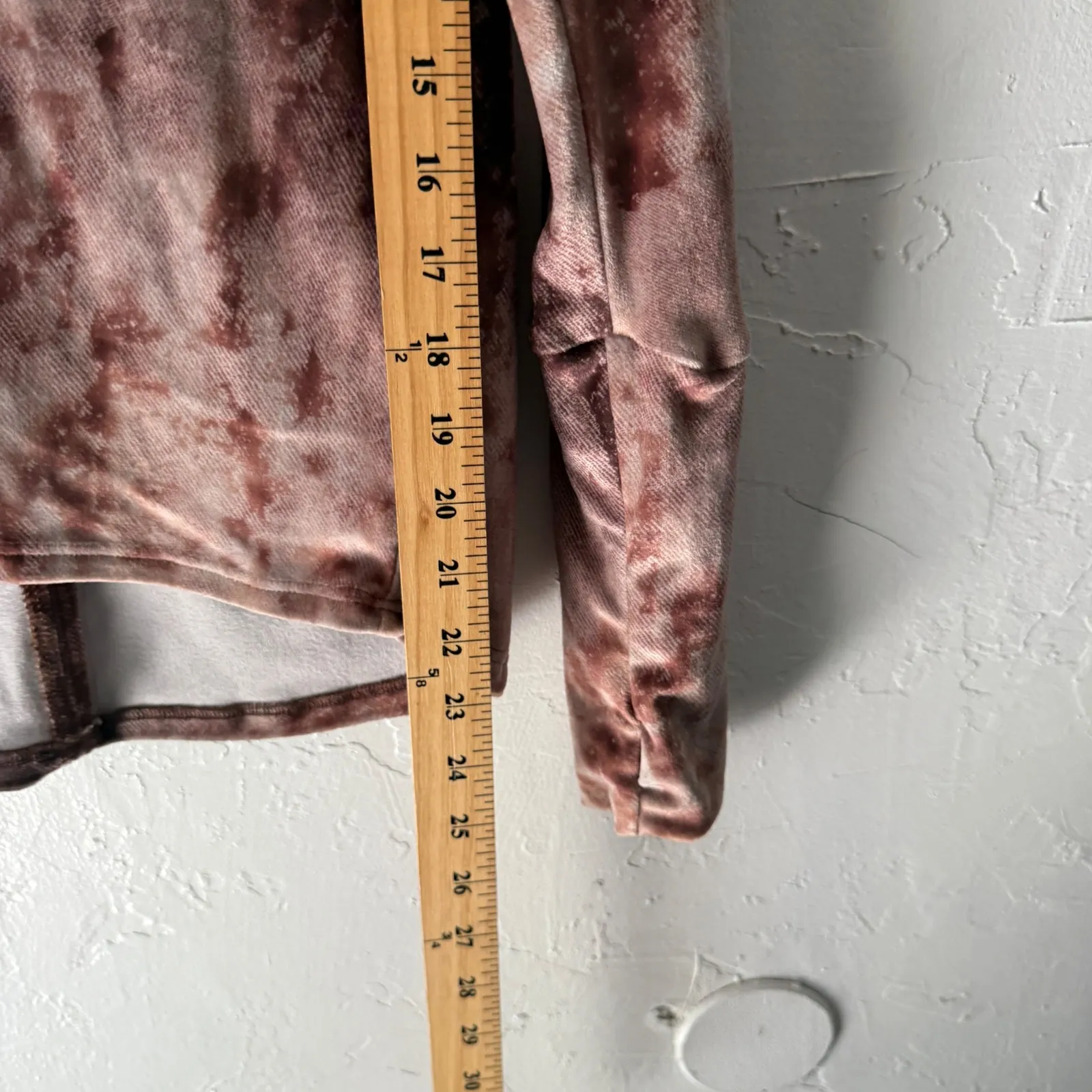 Red‎ Haute XS Tie Dye V-Neck Long Sleeve Velour Pullover Top Casual Boho Soft - Image 3