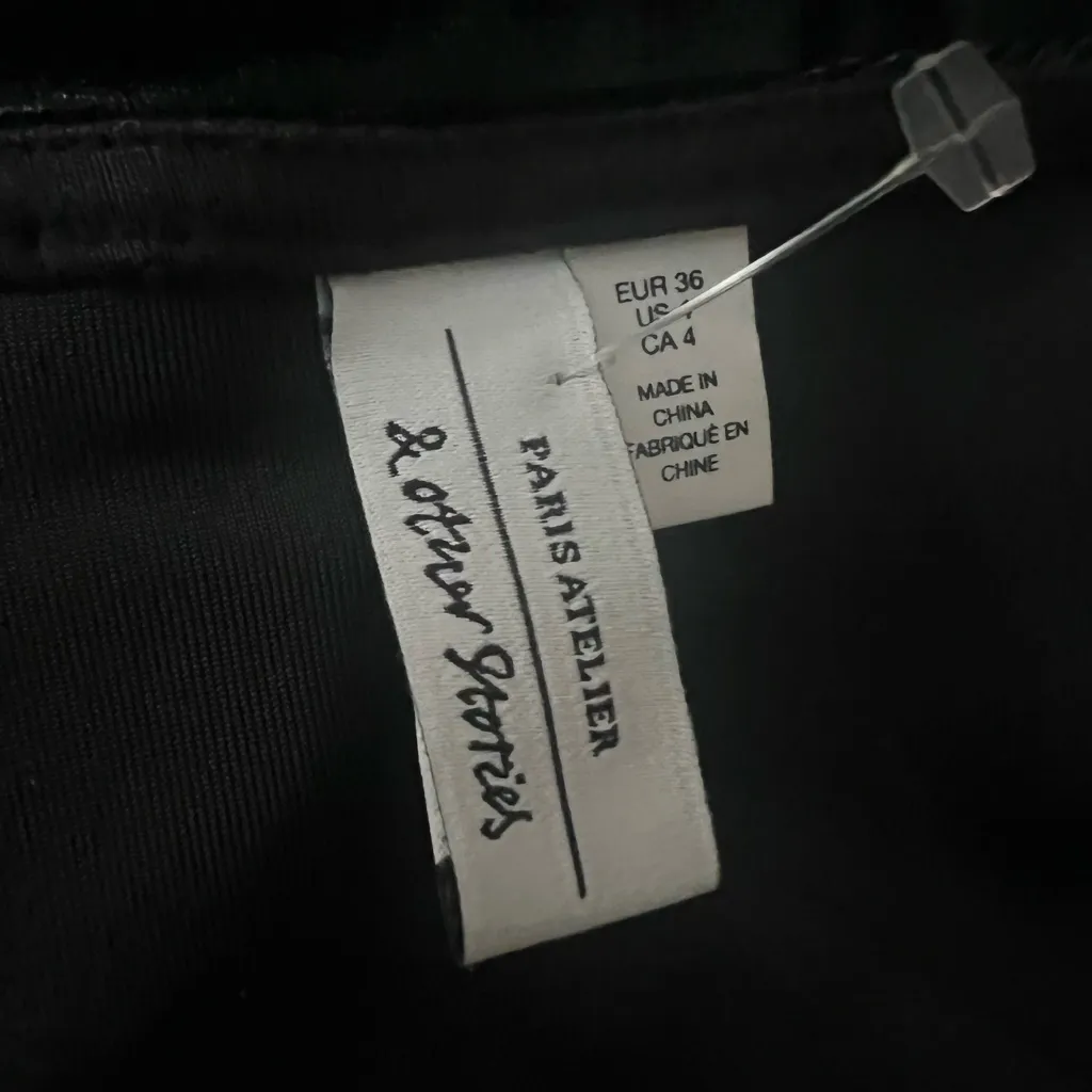 & Other Stories Black Y2K Floral Velvet Wrap Top  Size 4 - Image 5