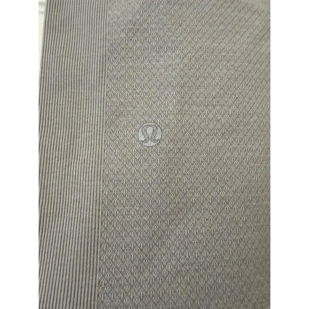 Lululemon Gray Biker Shorts size 10 - Image 3