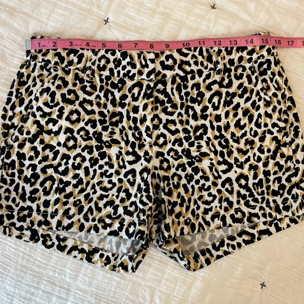 J. CREW Classic Cotton Chino Short in Leopard Print 3.5" Size 4 Y2K Preppy - Image 8