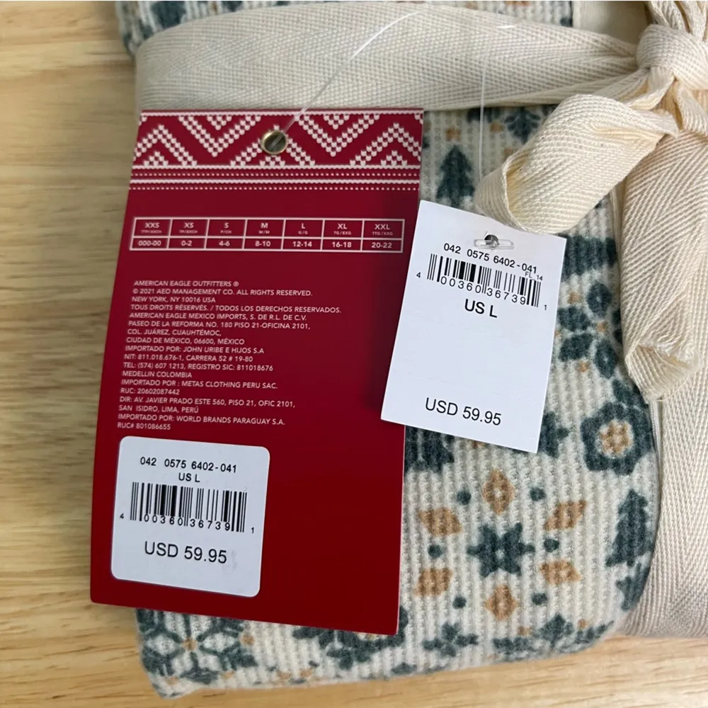 American Eagle  Waffle Knit One Piece Pajama Set Size large - Image 3