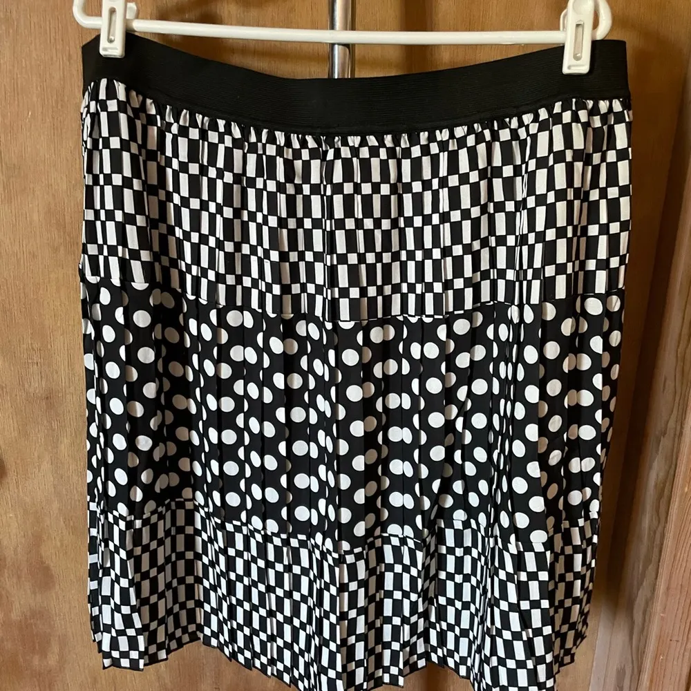 Maree Pour Toi Block Pleated Skirt. Size undefined - Image 7